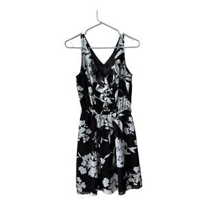 Express Floral Ruffle V Neck Dress Womens Black & White Small Lined Summer